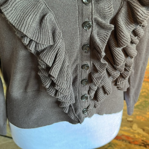 ANTHROPOLOGIE GUINEVERE BROWN BUTTON UP SCALLOPED SWEATER SIZE L - Picture 5 of 13